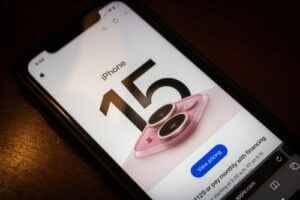 Used iPhone, Used Mobiles 4 U logo, Why Choose Used Mobiles 4 U, Cheap Used iPhones, Used iPhones, Cheap iPhones, Used iPhones to avoid, can refurbished iPhones be hacked, Why Choose Used Mobiles 4 U, purchasing a used iPhone vs a new One